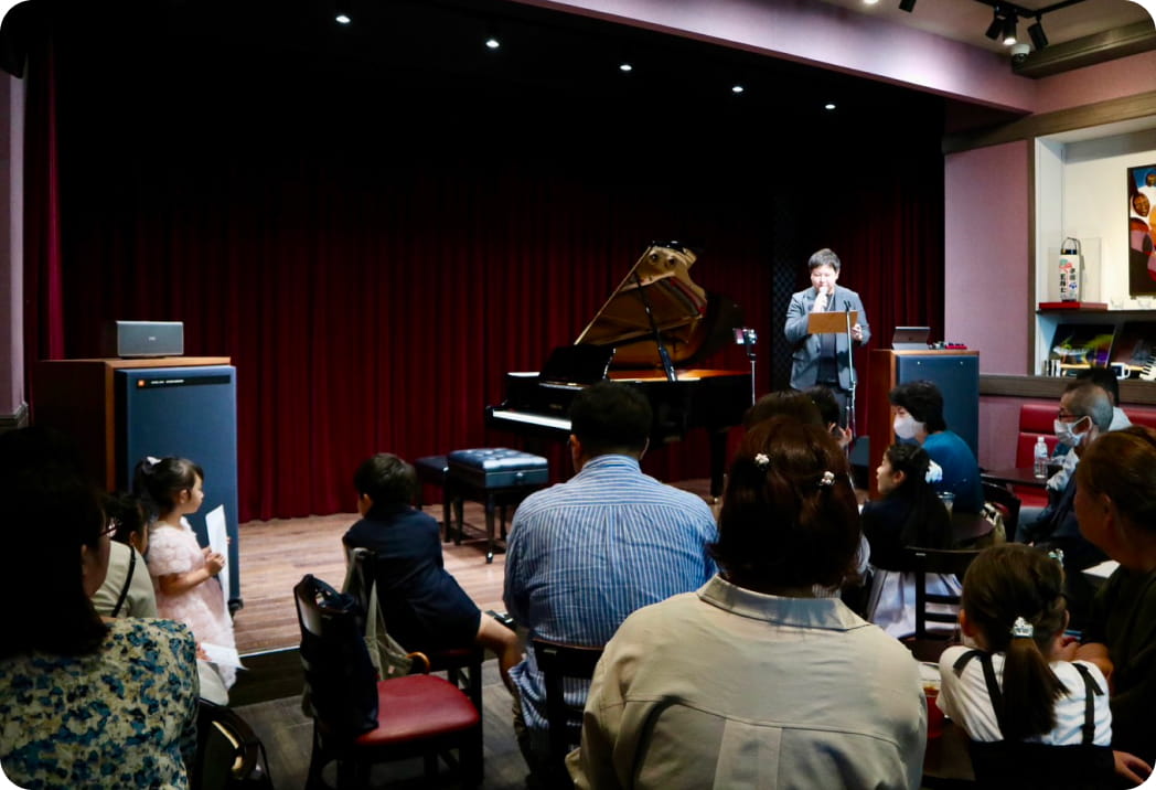 ジャズバーでの発表会の写真2